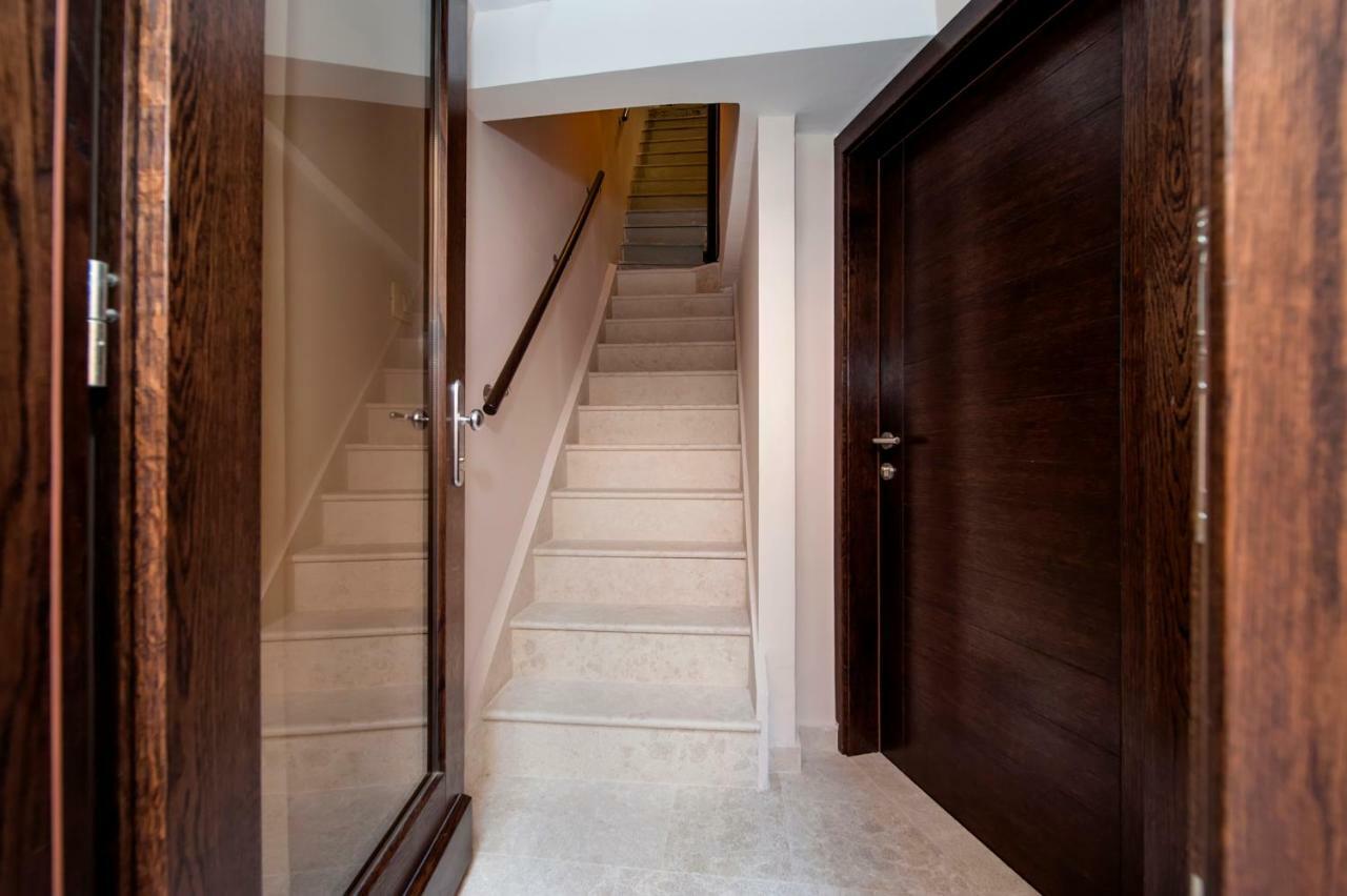 Villa Nea Seaview 3-Apartments! Rovinj Exterior photo