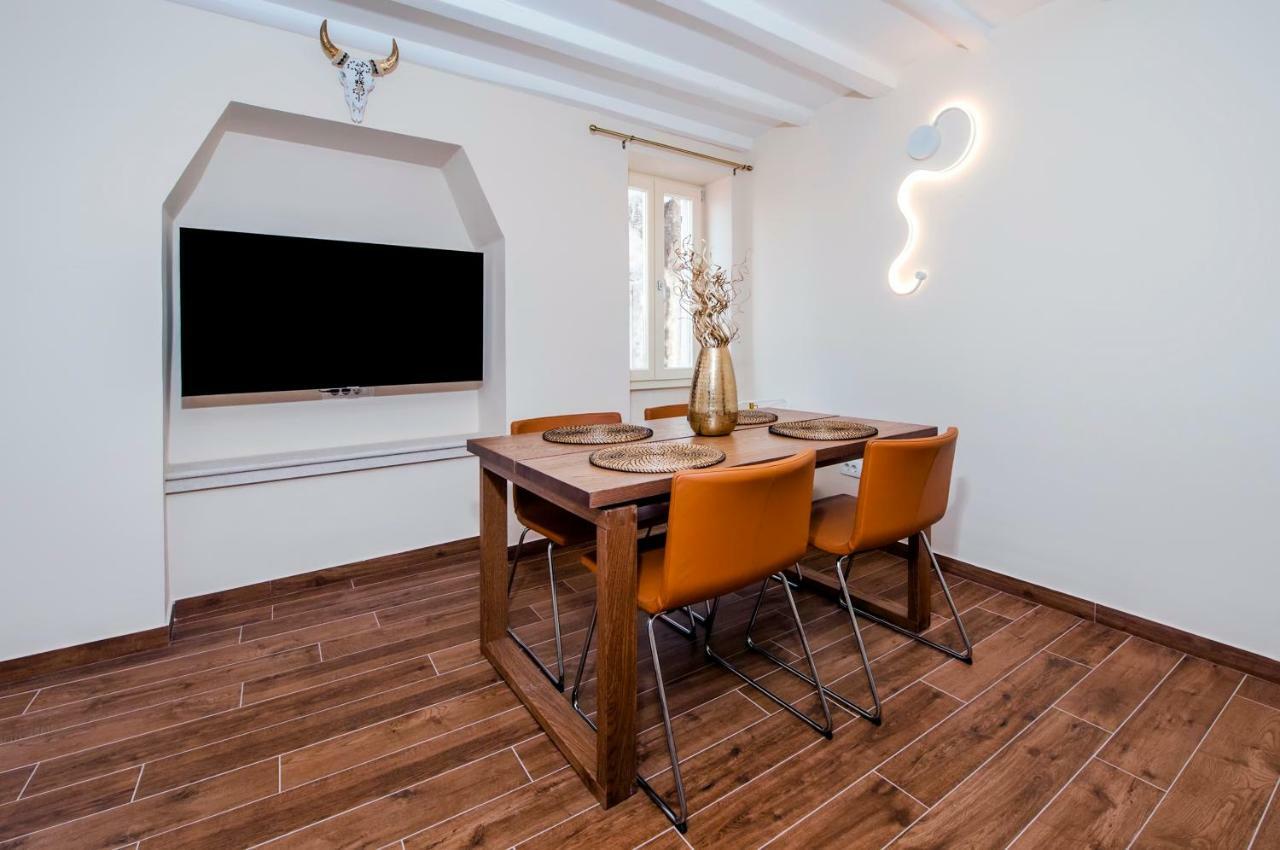 Villa Nea Seaview 3-Apartments! Rovinj Exterior photo