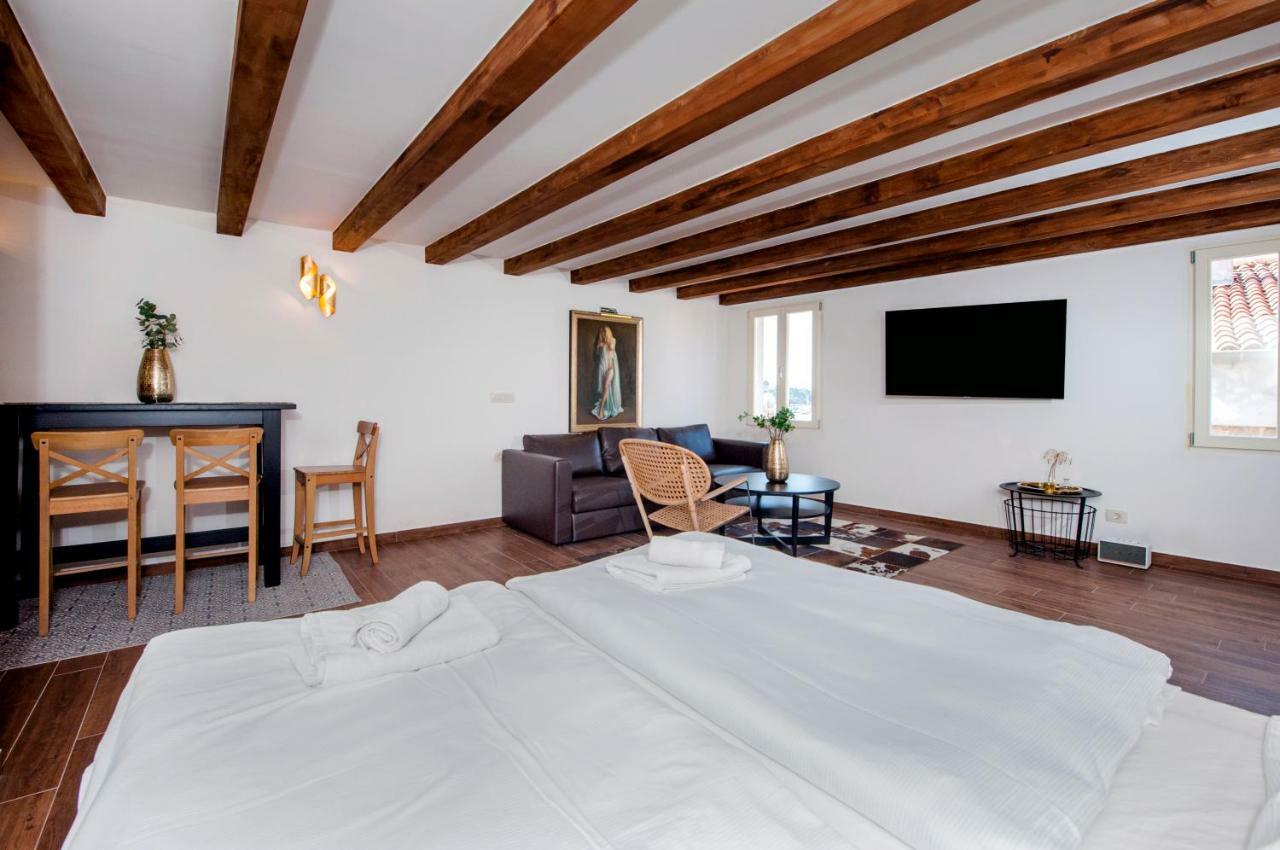 Villa Nea Seaview 3-Apartments! Rovinj Exterior photo
